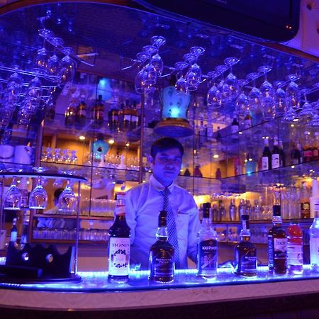 Hotel Silver Stone Лудяна Екстериор снимка