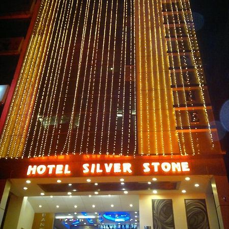 Hotel Silver Stone Лудяна Екстериор снимка