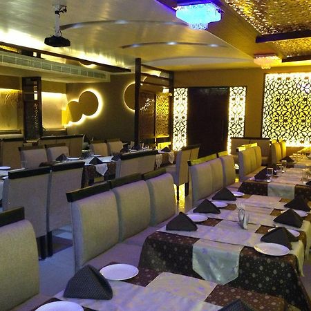Hotel Silver Stone Лудяна Екстериор снимка