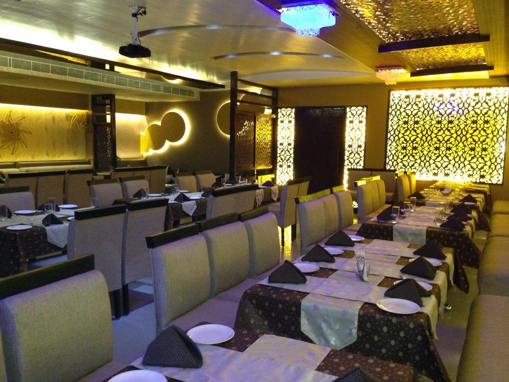Hotel Silver Stone Лудяна Екстериор снимка