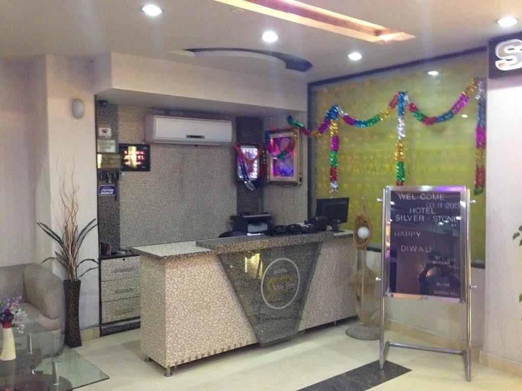 Hotel Silver Stone Лудяна Екстериор снимка